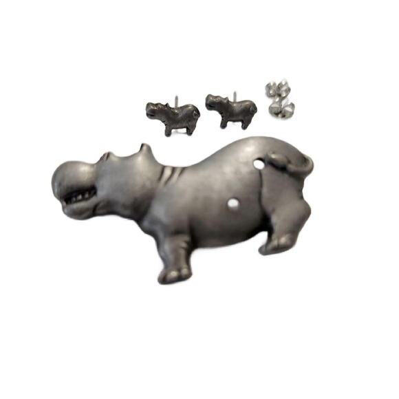 Vintage Pewter Hippo Brooch with Pierced Hippo Earrings - Picture 2 of 9